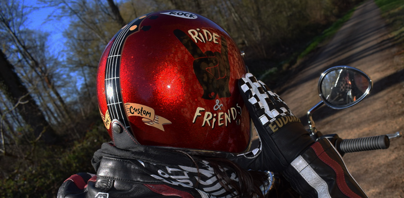 Un casque , une histoire avec Mama Custom ! ONLY GOOD VIBES
