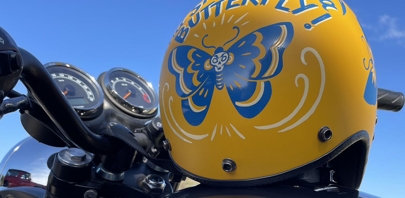Un casque , une histoire avec Mama Custom : Le cri du papillon !