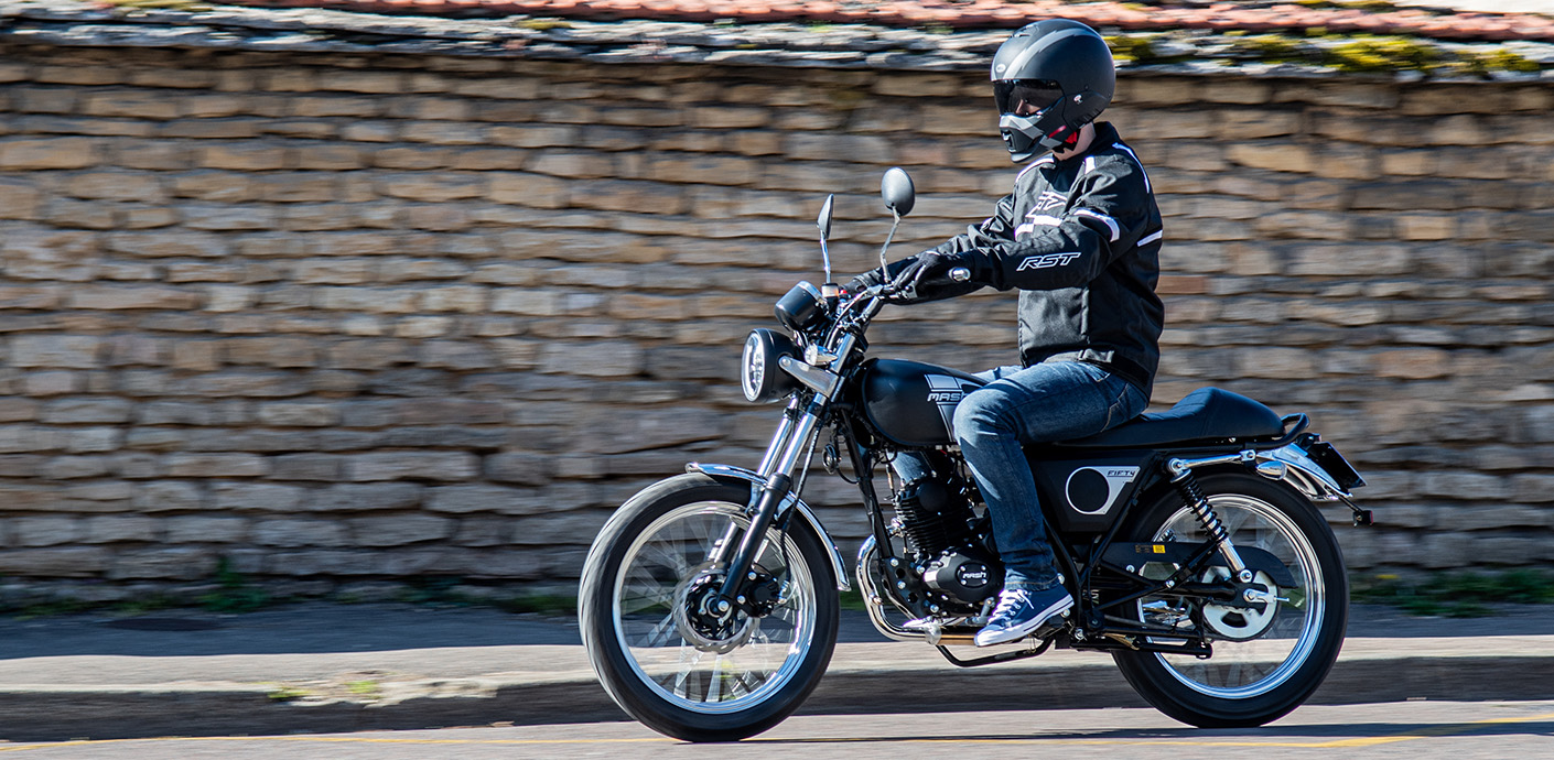 Cafe Racer 50cc Mash Fifty : tel père tel fils…ou telle mère telle fille !
