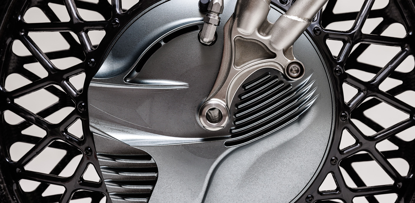 Bobber Praga ZS 800 : 86.000€ pour un moteur de Kawasaki W800 !