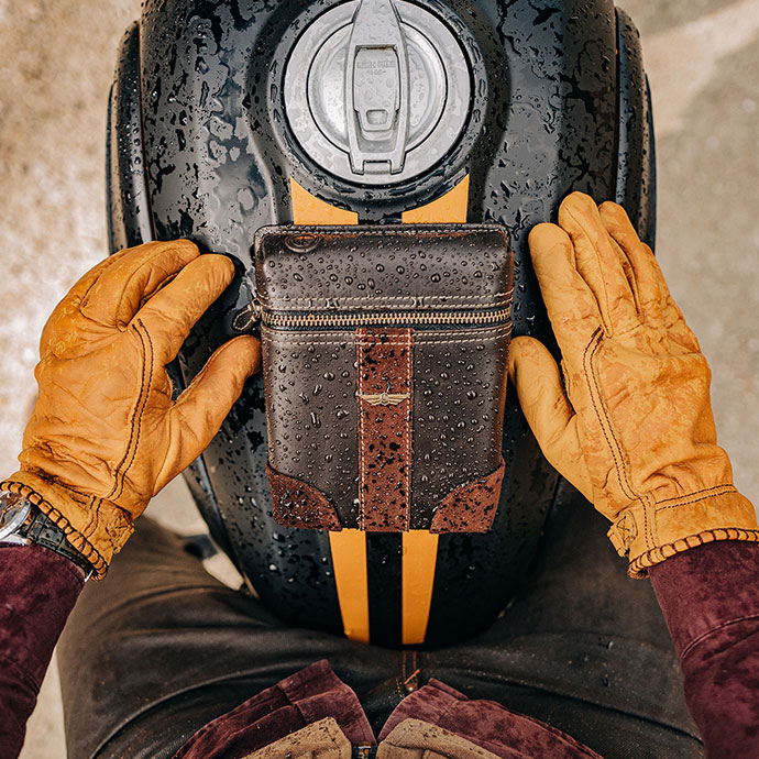 Sacoche de réservoir moto aimantée Aviator par Artonvel